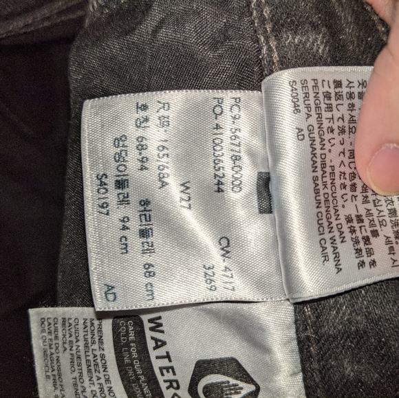 Levi's Mom Jeans - Picture 4 of 4